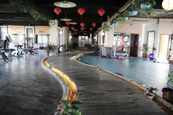 成都茶香四溢：闲聊养生两相宜(不错过成都的茶香)